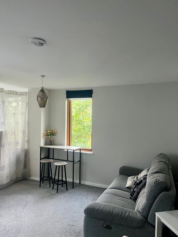 Room Canons Way in Bristol