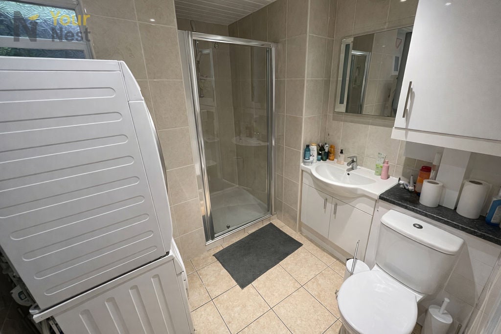 Room Oxford Street in Mountain Ash