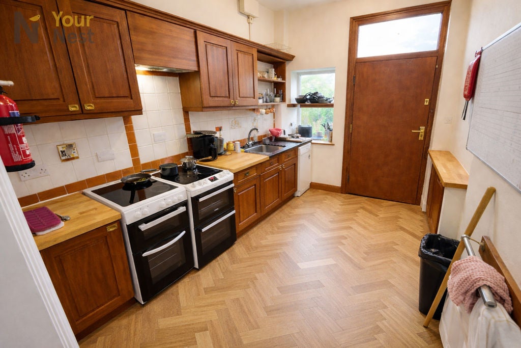 Room Oxford Street in Mountain Ash