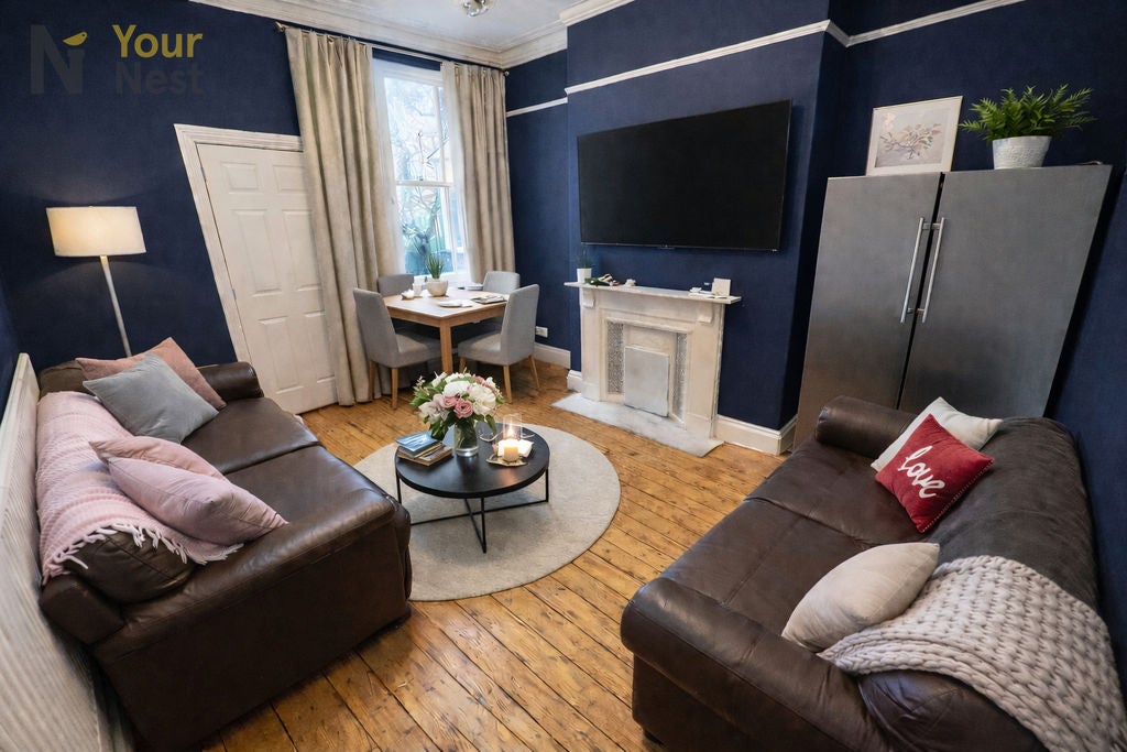 Room Oxford Street in Mountain Ash
