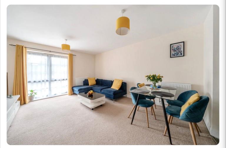 Flat Kestrel Road in Rushmoor