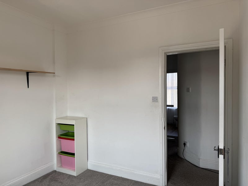 Room Parkhurst Road in Weston-super-Mare