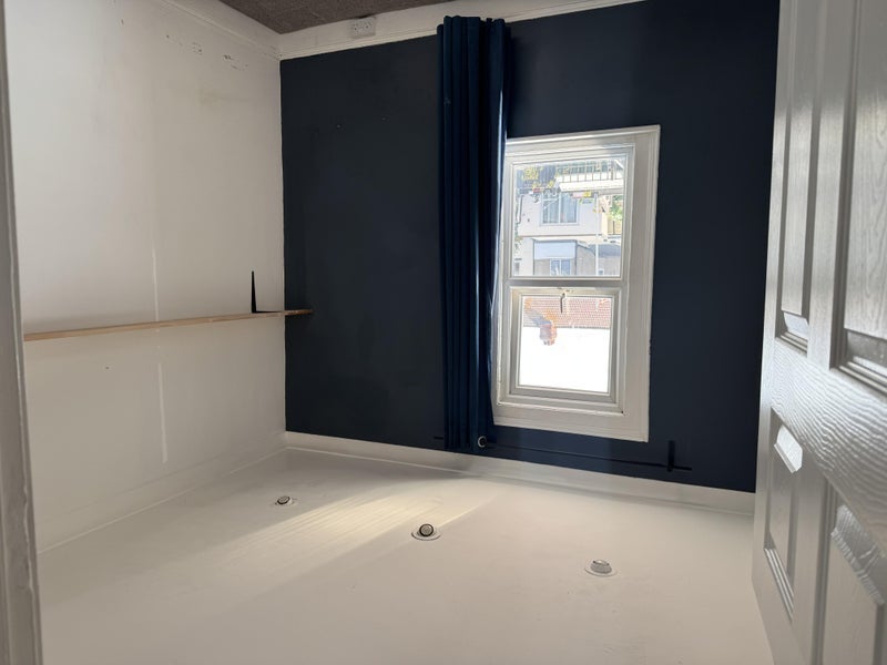 Room Parkhurst Road in Weston-super-Mare