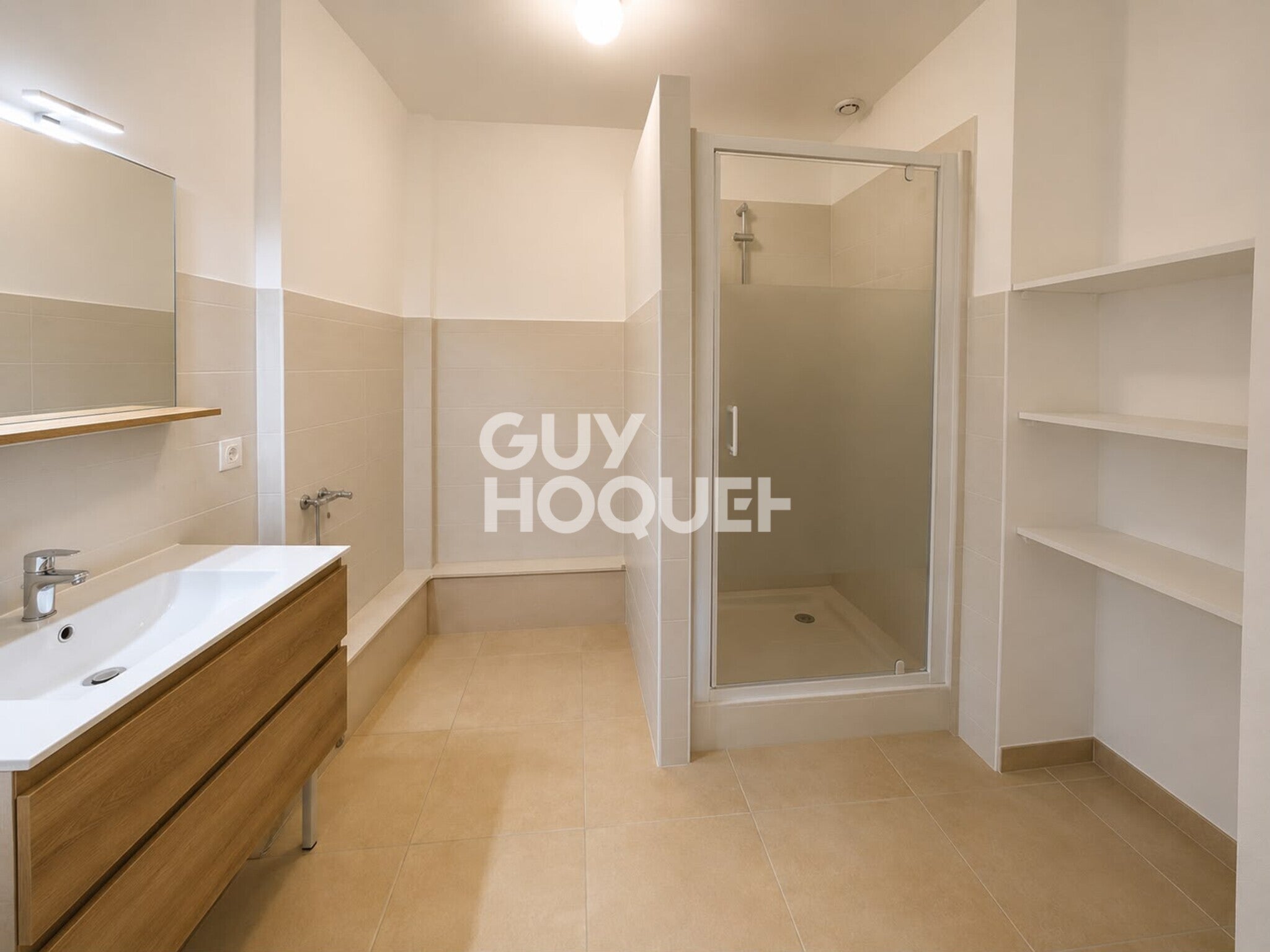 Flat Rue Mélinée Manouchian in Céret