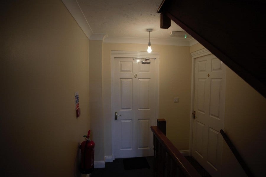 Flat Victoria Avenue in Chard