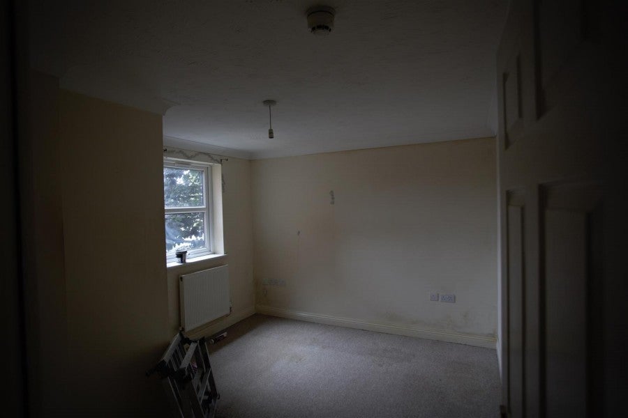Flat Victoria Avenue in Chard