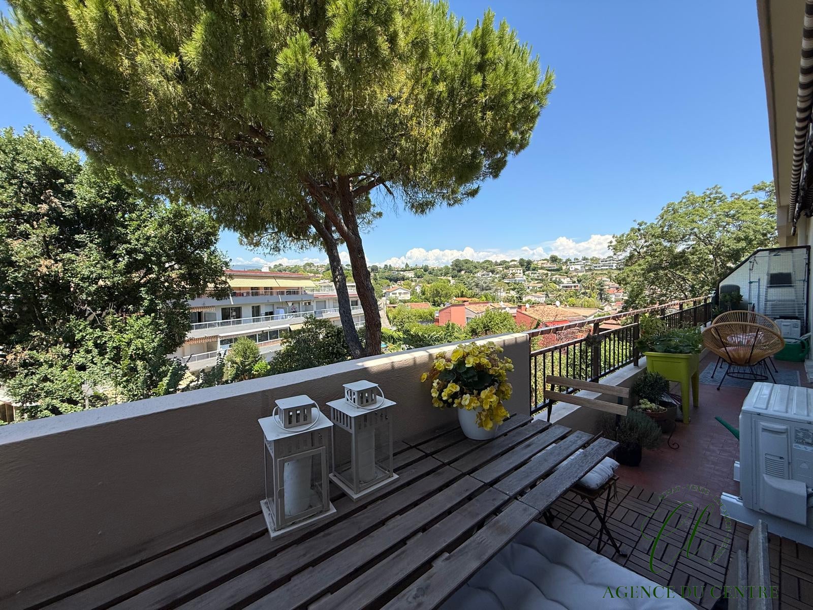Appartement Avenue du Docteur Maurice Donat à Cagnes-sur-Mer