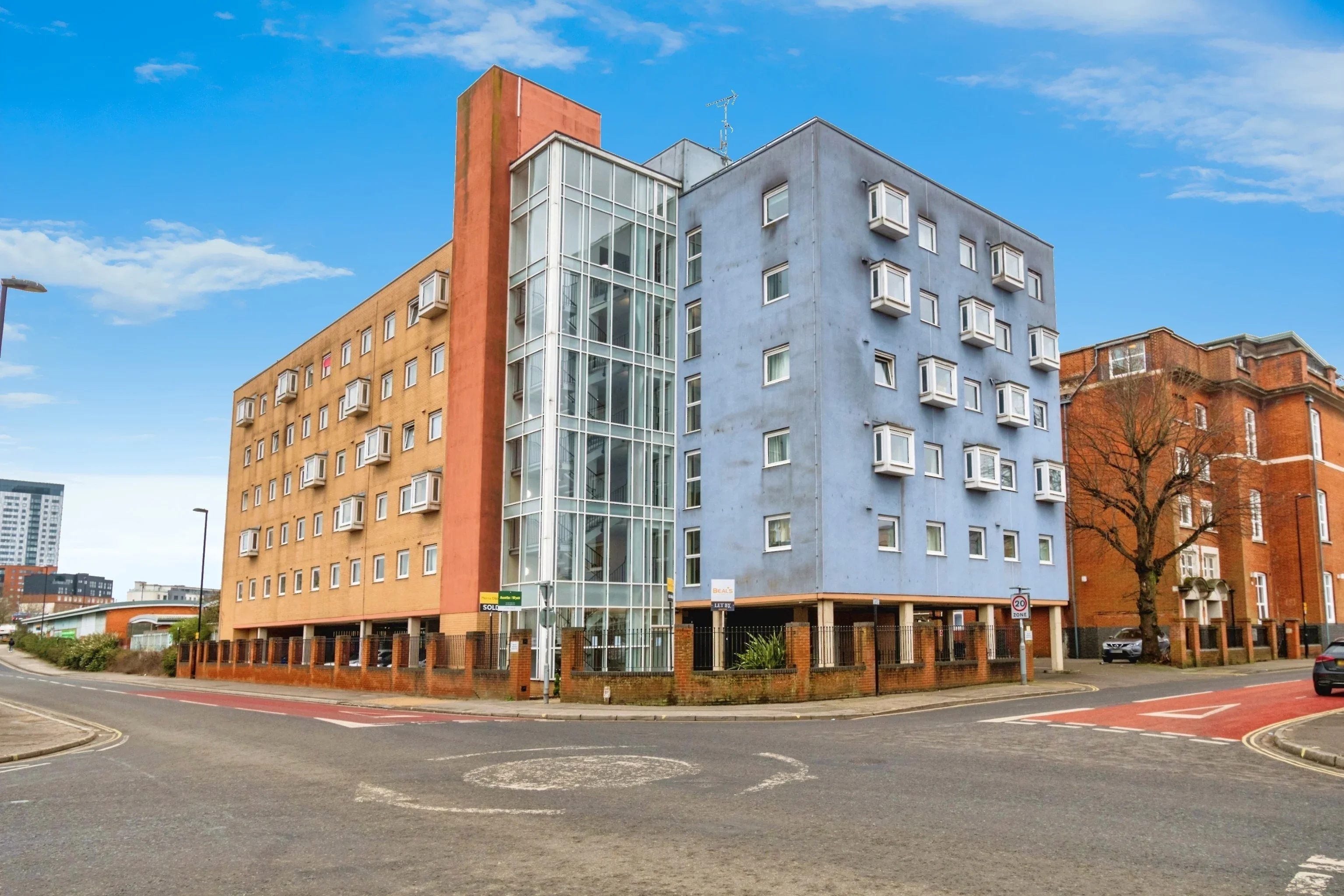 Flat Anglesea Terrace in Southampton