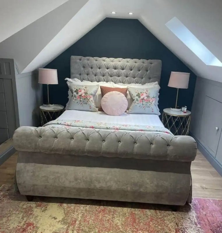 Room Dundalk Road in Greater London