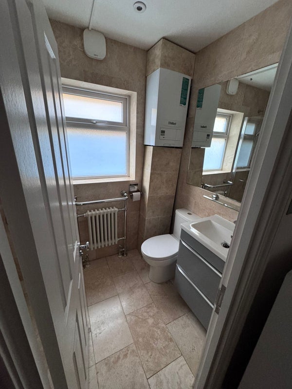 Room Criffel Avenue in Greater London