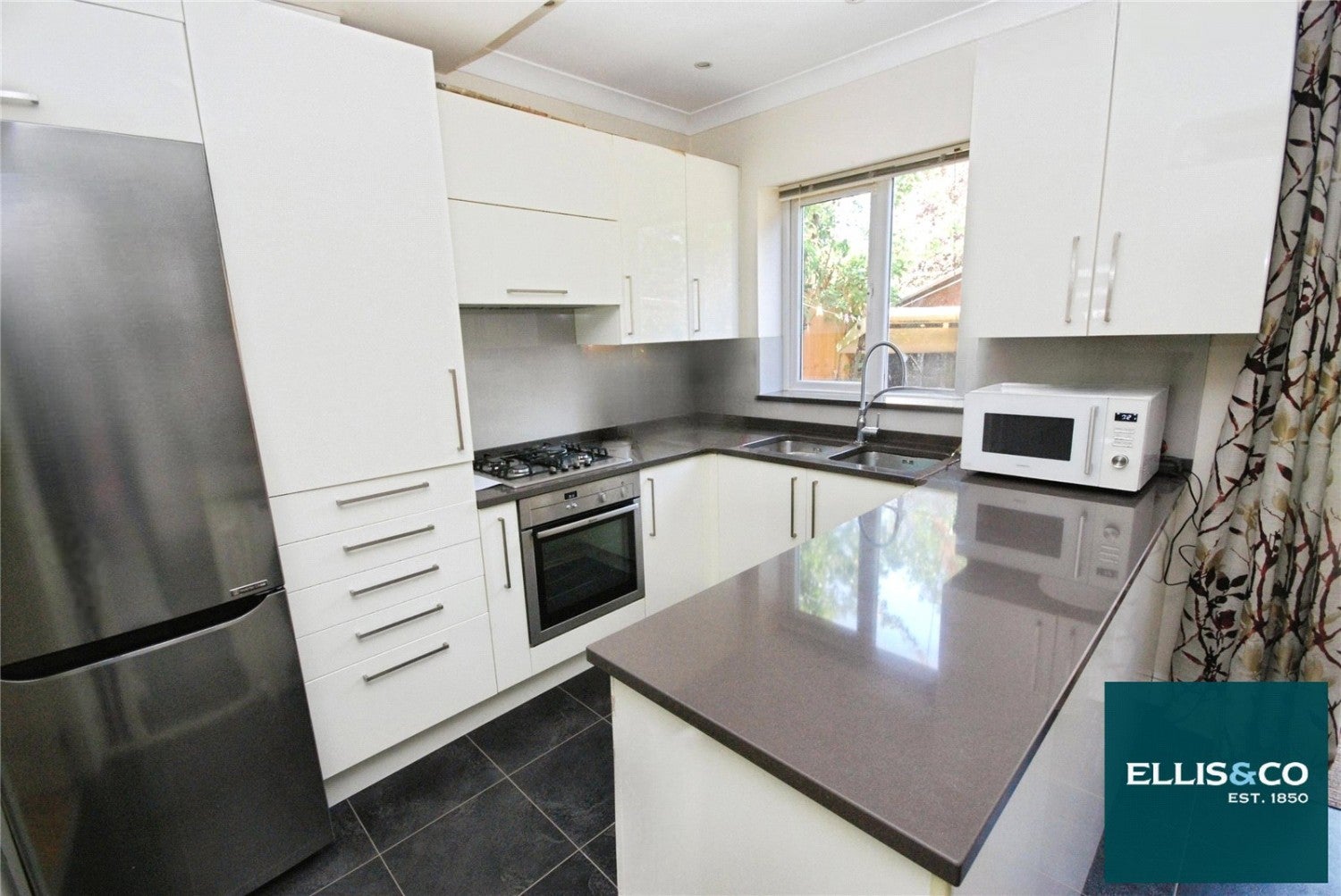 House Grampian Gardens in Greater London