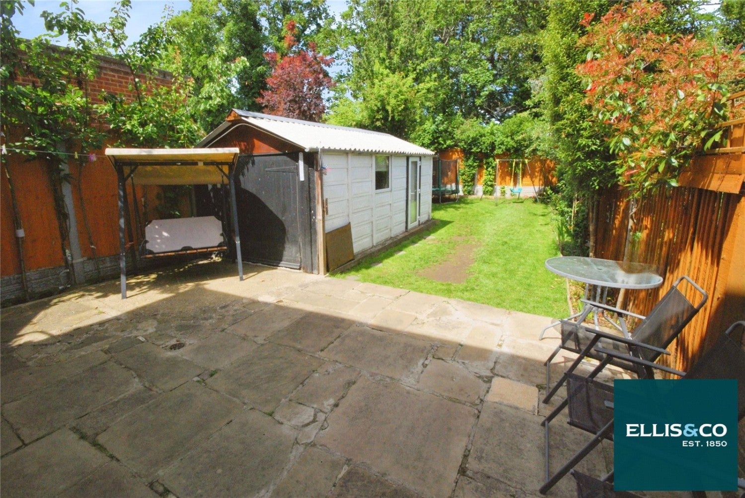 House Grampian Gardens in Greater London