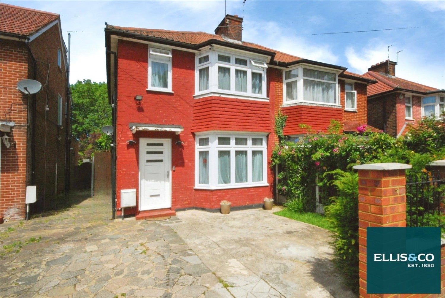 House Grampian Gardens in Greater London