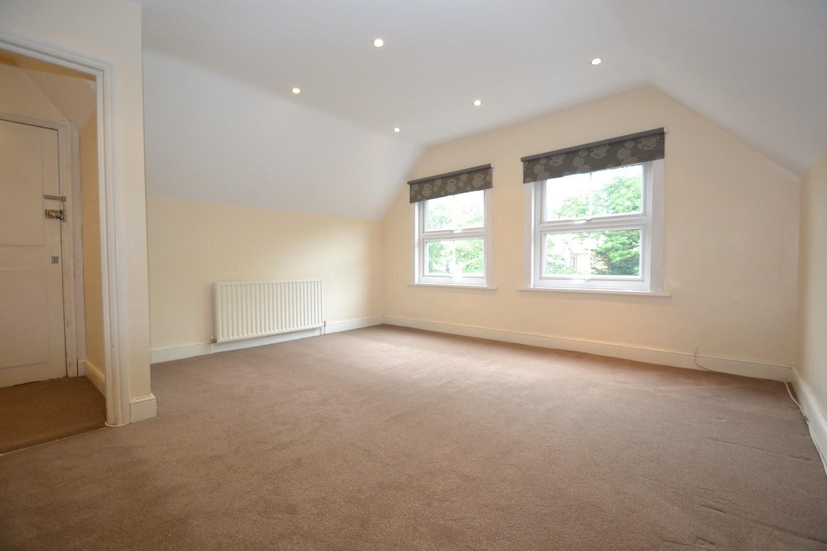 Flat Finchley Road in Greater London