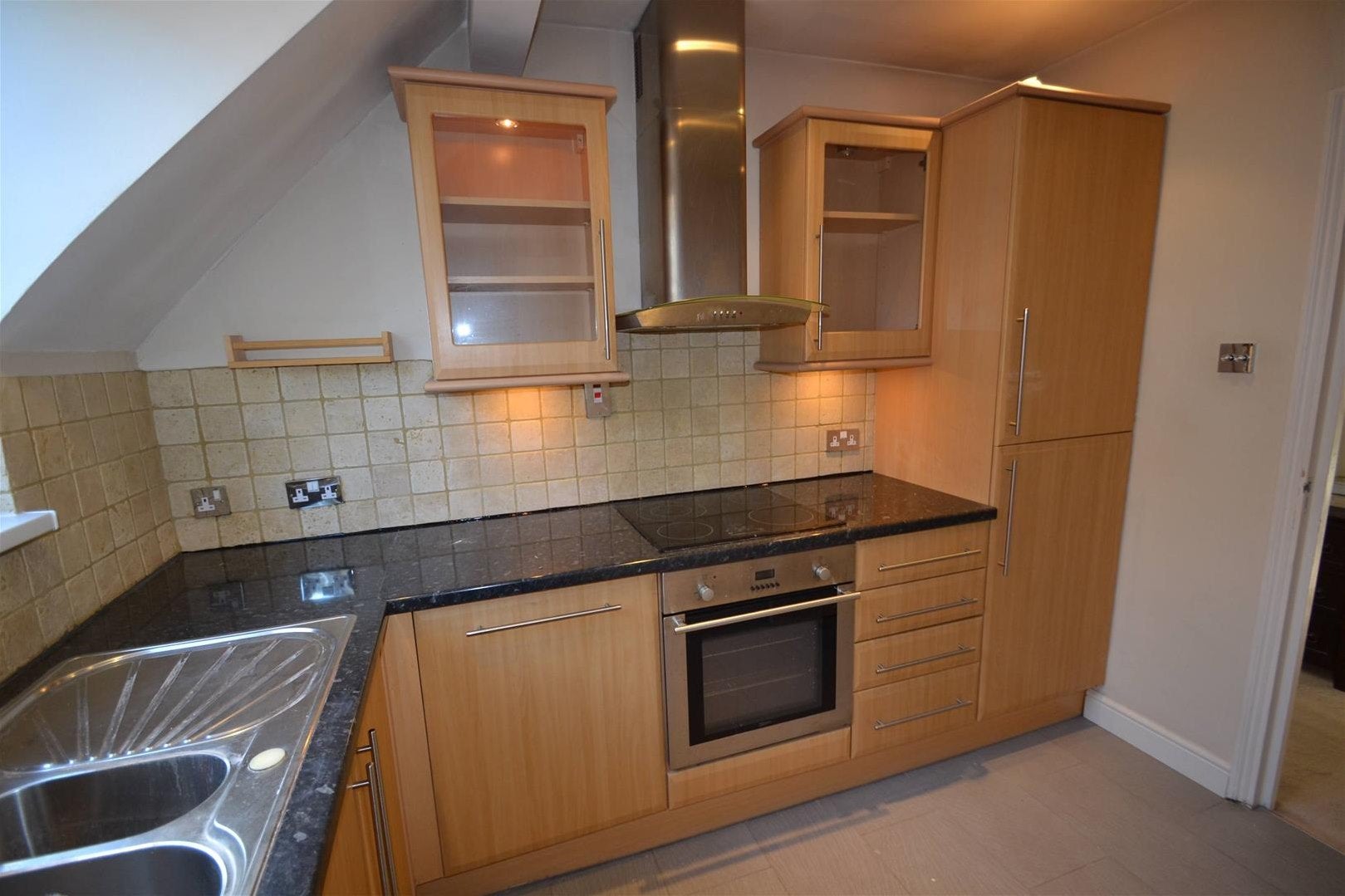 Flat Finchley Road in Greater London