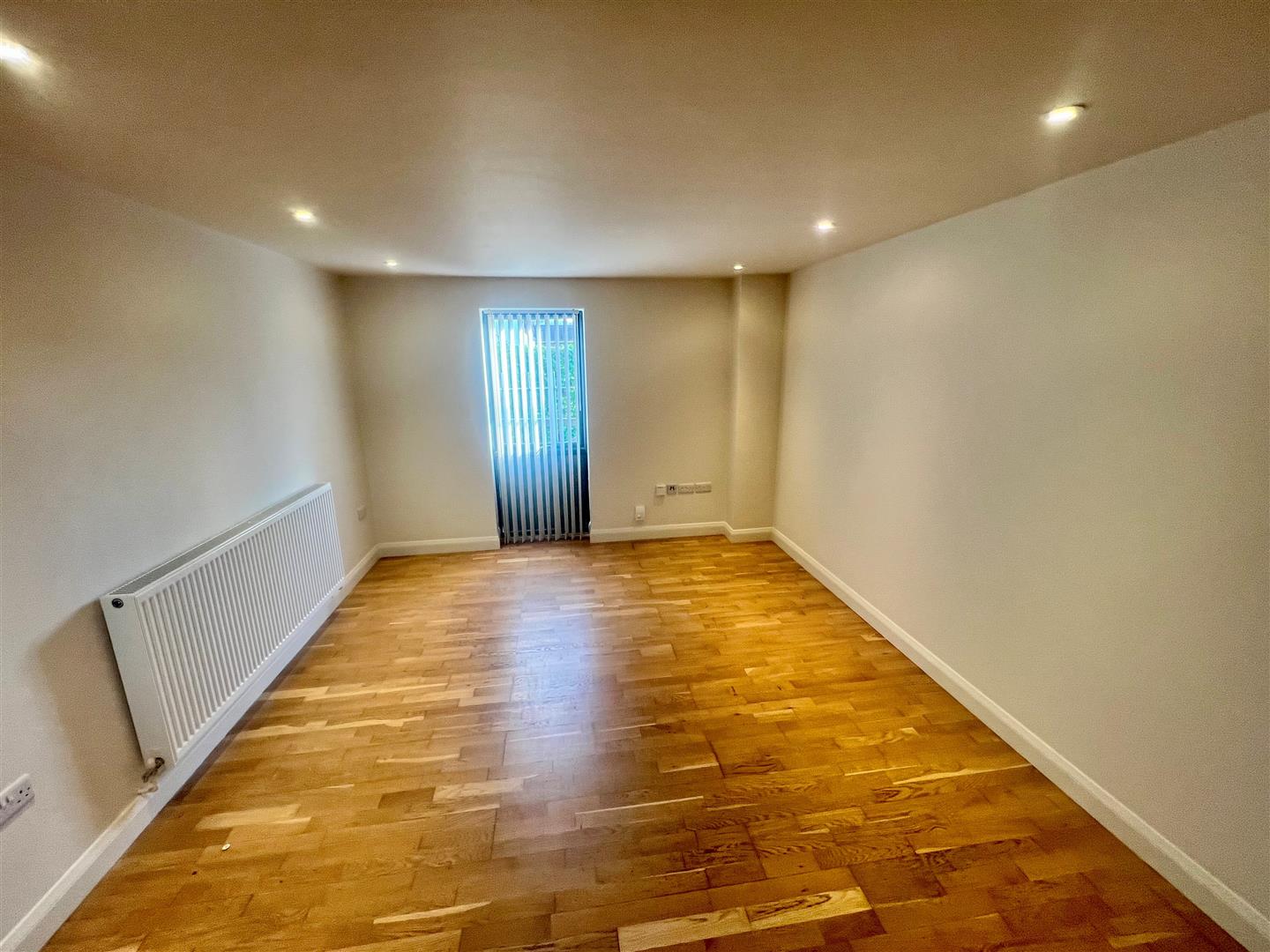 Flat Whaddon Road in Cheltenham