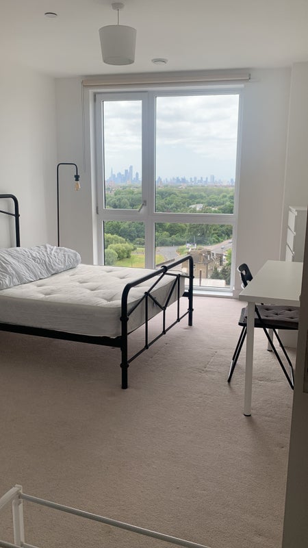 Room Beck Square in Greater London