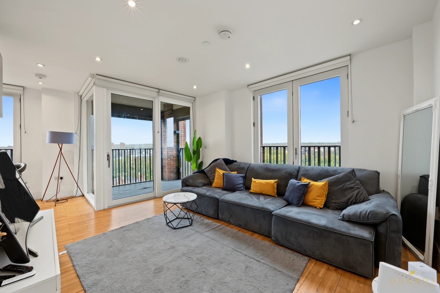 Flat Brixton Hill in Greater London