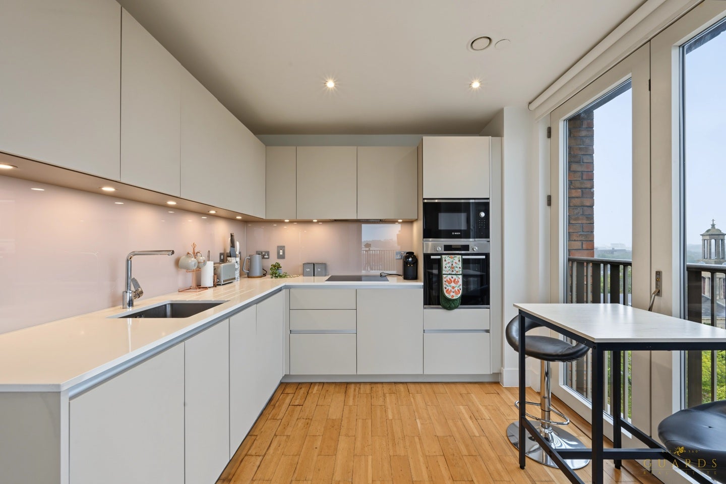 Flat Brixton Hill in Greater London