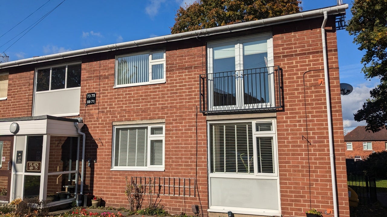 Flat Gibson Avenue in Wakefield