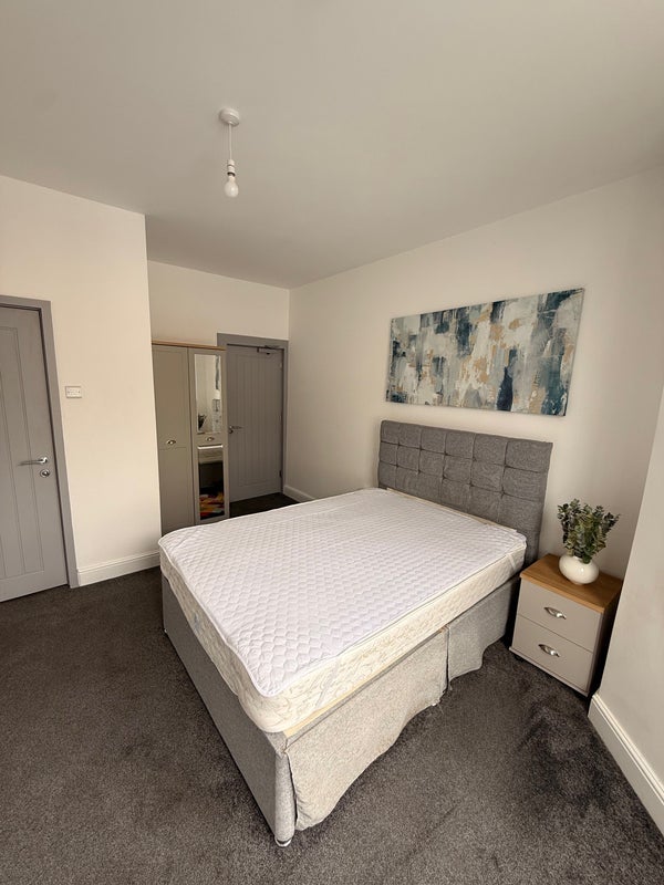 Room A370 in Weston-super-Mare