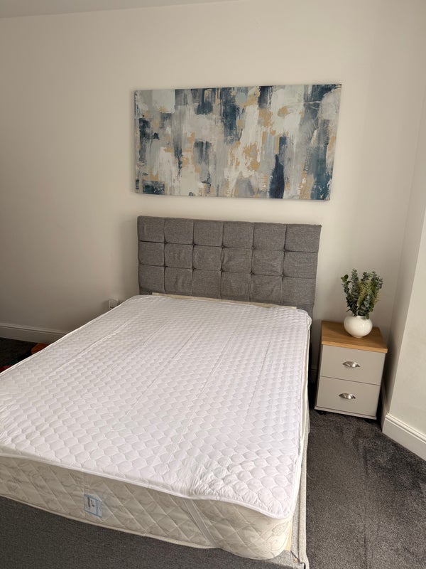 Room A370 in Weston-super-Mare