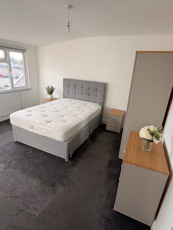 Room A370 in Weston-super-Mare