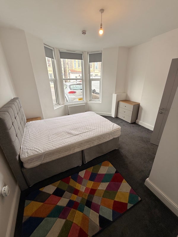 Room A370 in Weston-super-Mare