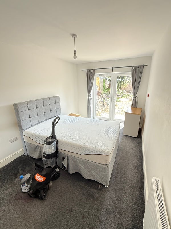 Room A370 in Weston-super-Mare
