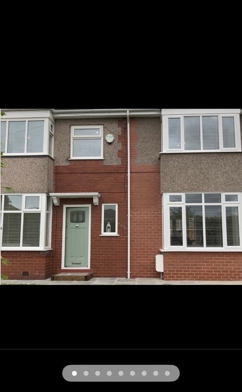 Room Ellenbrook Road in Salford