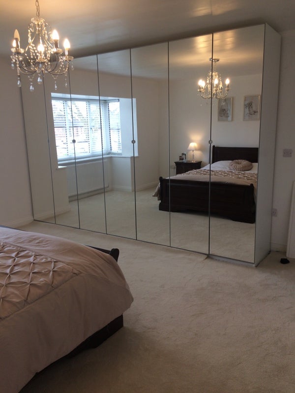 Room Ellenbrook Road in Salford