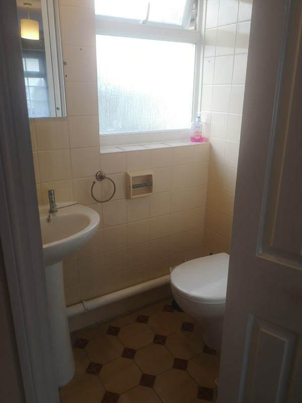 Room Wolsey Crescent in Greater London