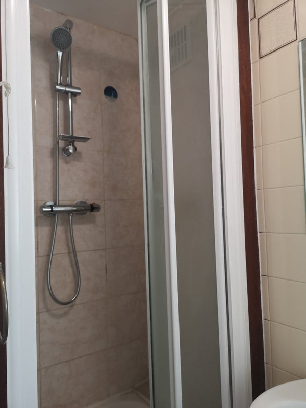 Room Wolsey Crescent in Greater London