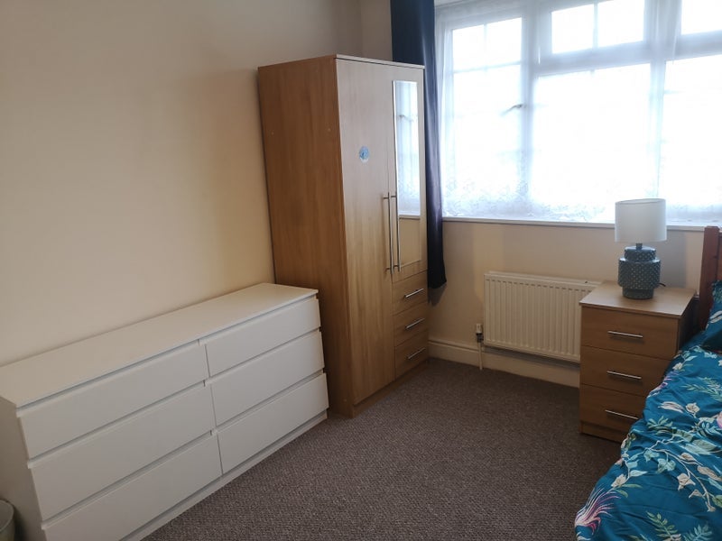 Room Wolsey Crescent in Greater London