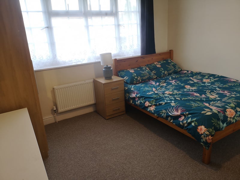 Room Wolsey Crescent in Greater London