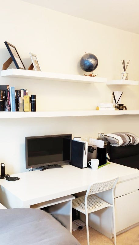 Room Alie Street in Greater London