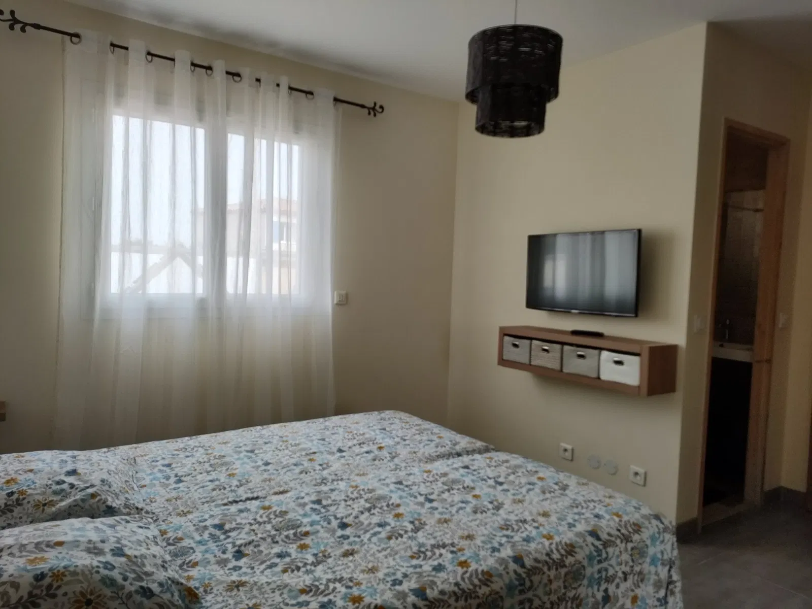 Room Boulevard Pierre et Marie Curie in Châteauneuf-les-Martigues