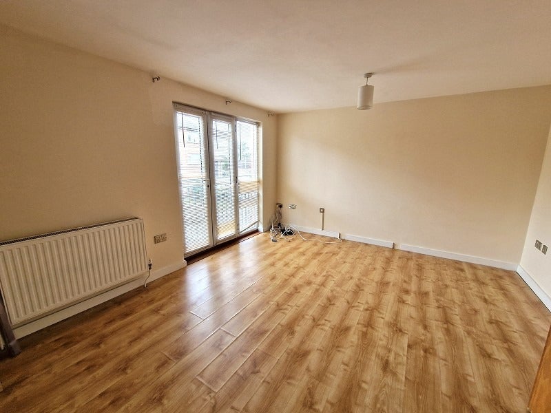Flat Ridgeway Road in Cardiff