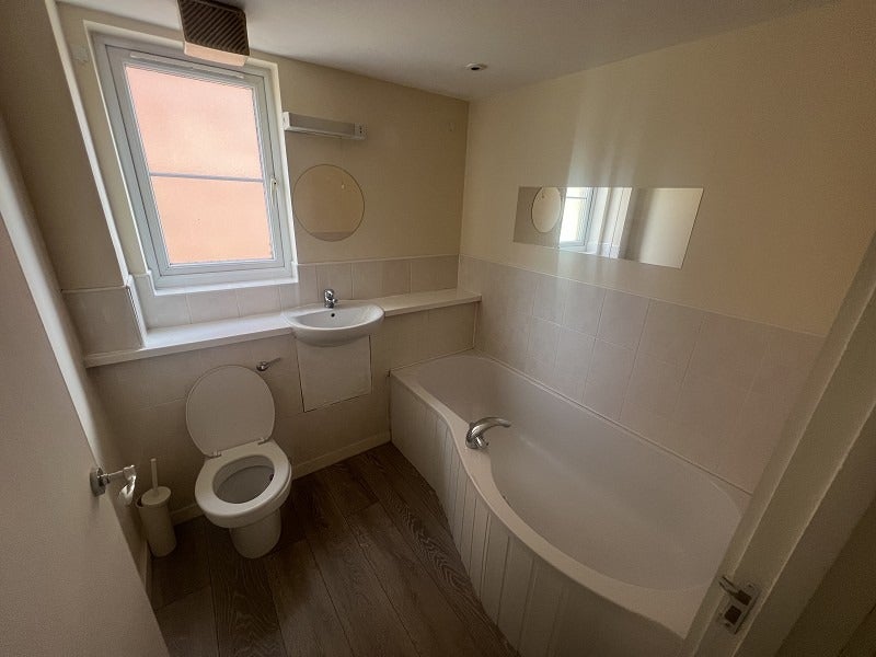 Flat Ridgeway Road in Cardiff