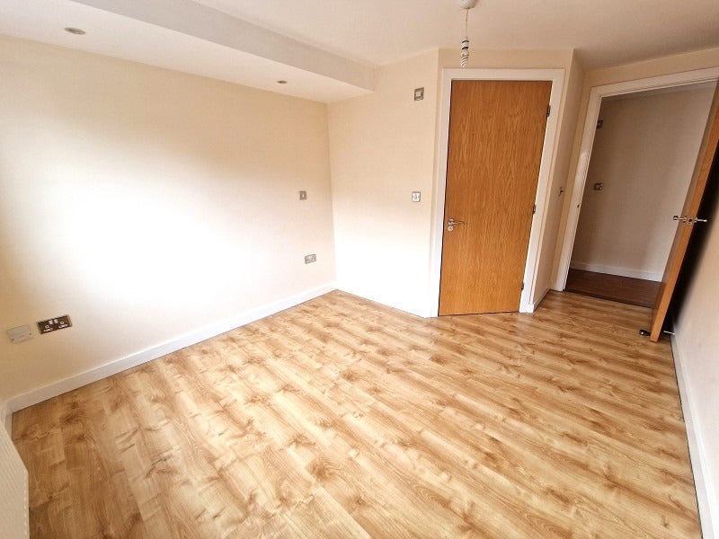 Flat Ridgeway Road in Cardiff
