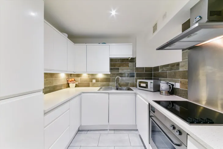 Flat Belvedere Road in Greater London
