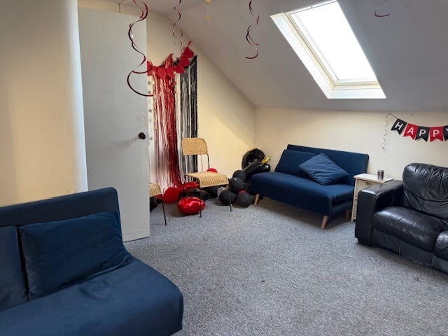 Room Lansdowne Street in Hove