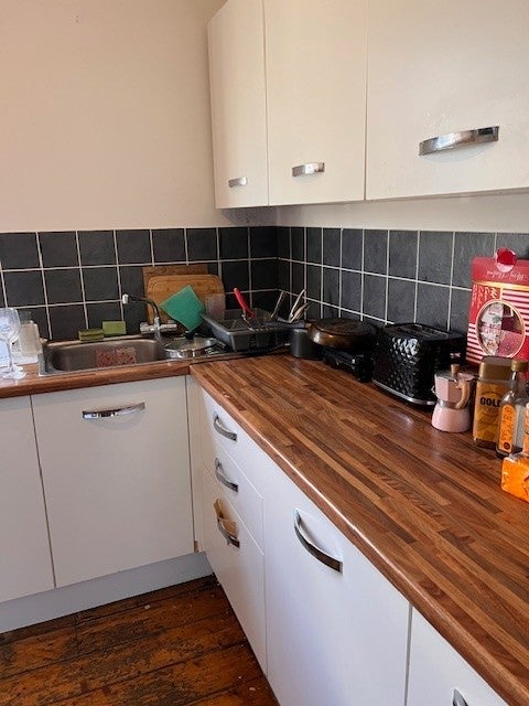Room Lansdowne Street in Hove