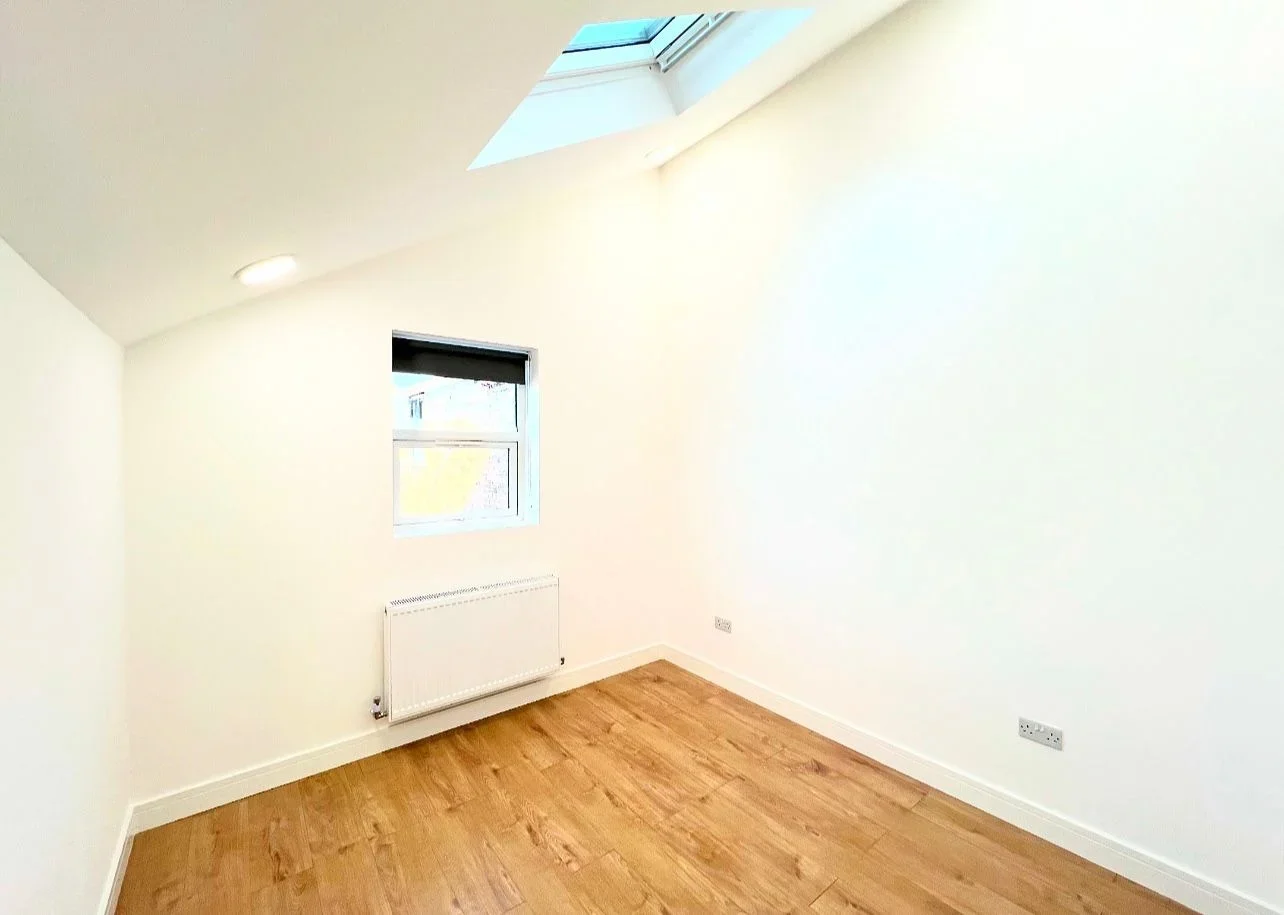 Flat Markhouse Road in Greater London