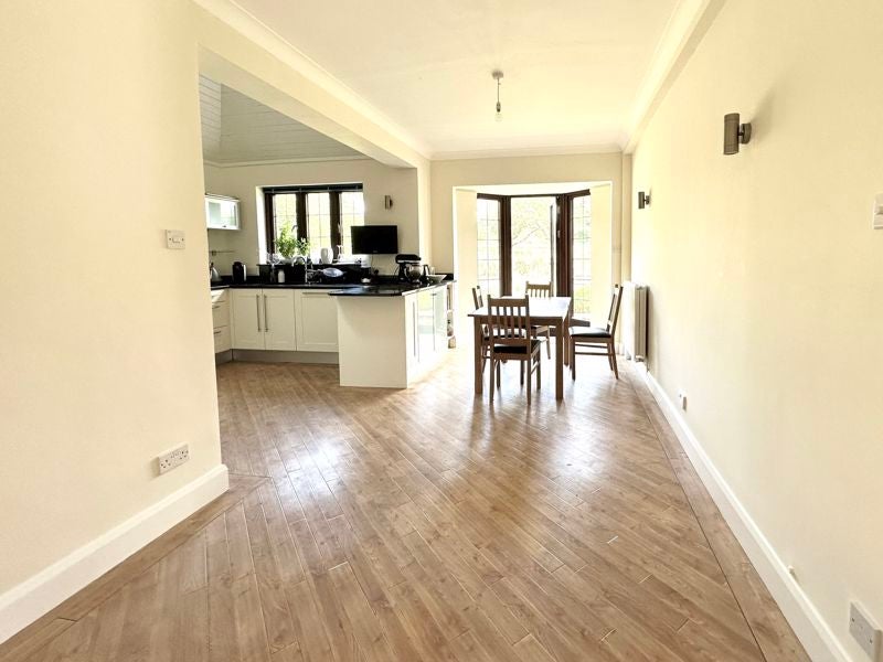 House Longdown Lane North in Epsom and Ewell