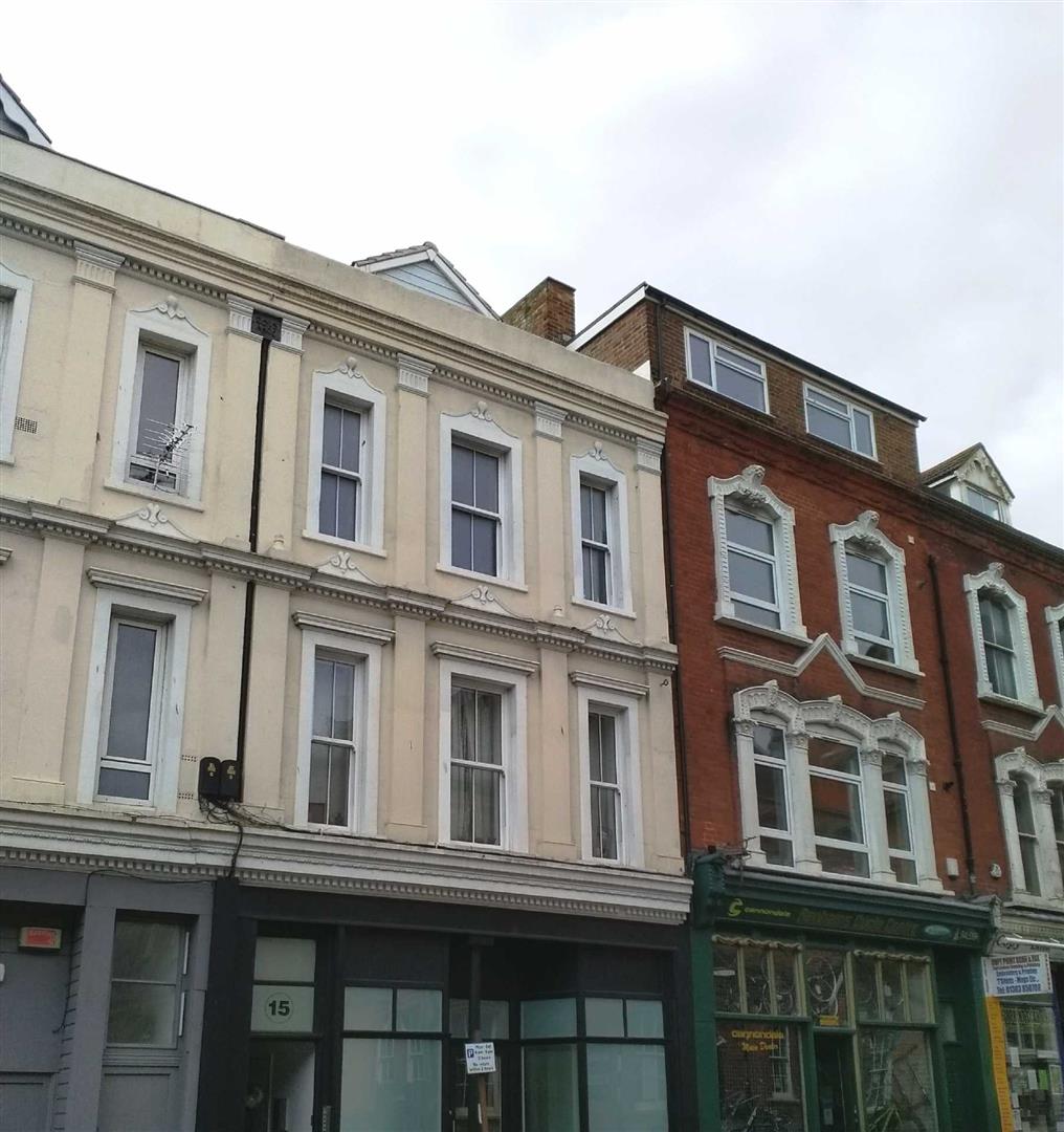 Flat Grace Hill in Folkestone and Hythe District