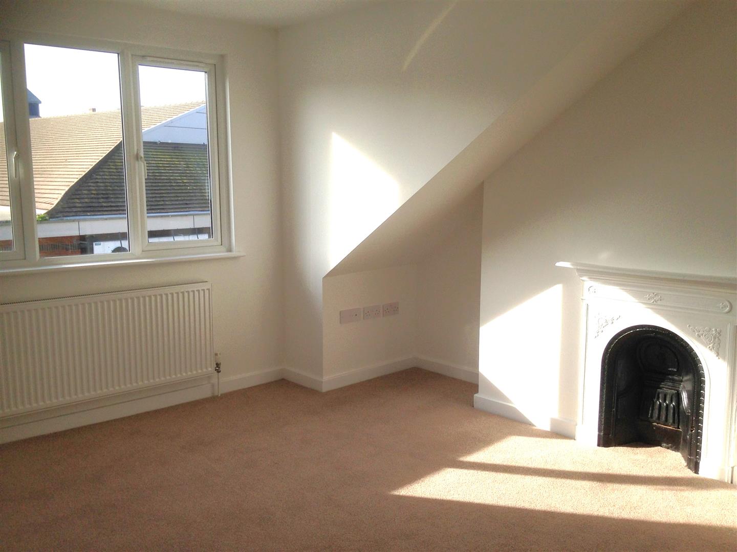 Flat Grace Hill in Folkestone and Hythe District
