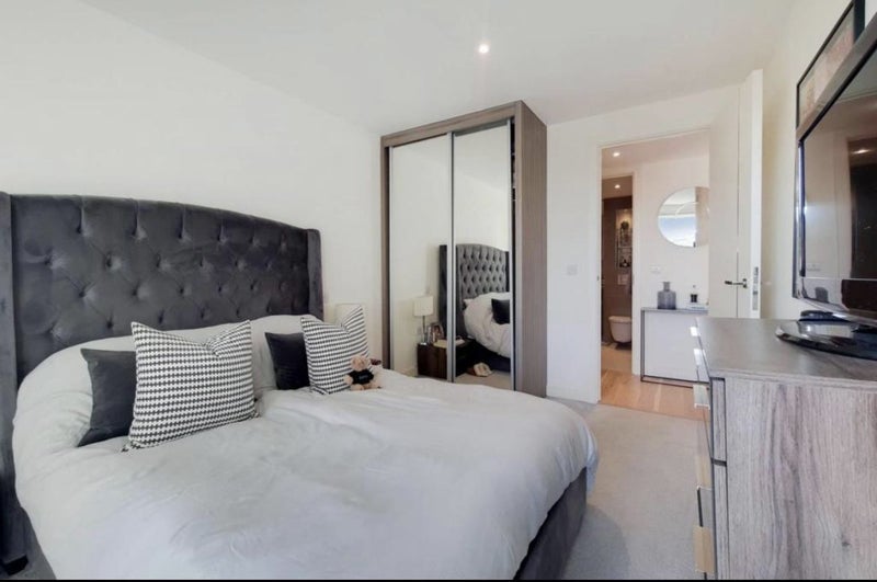 Flat Duke of Wellington Avenue in Greater London