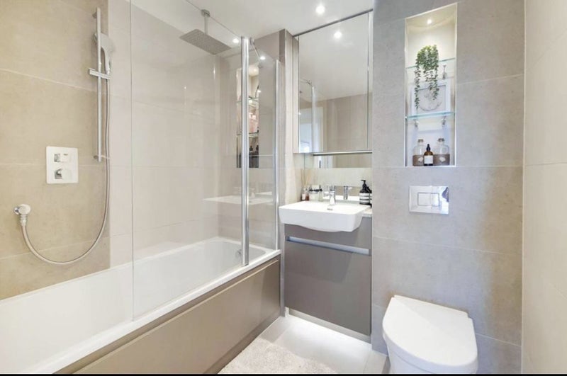 Flat Duke of Wellington Avenue in Greater London