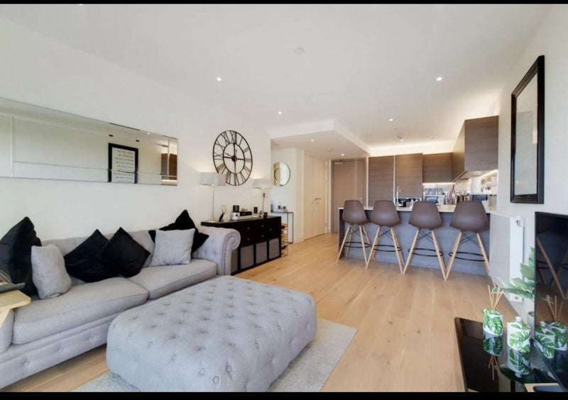 Flat Duke of Wellington Avenue in Greater London